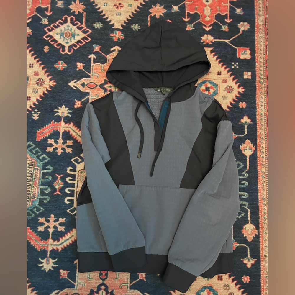 Women’s Blue and Navy Grid Fleece Title Nine Hoody
